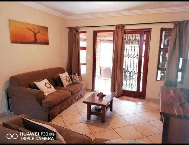 2 BEDROOM TOWNHOUSE FOR SALE IN BARTLETT